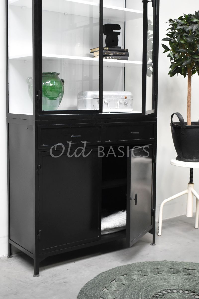 Detail van Apothekerskast Ivar Ladre NB, zwart, materiaal staal